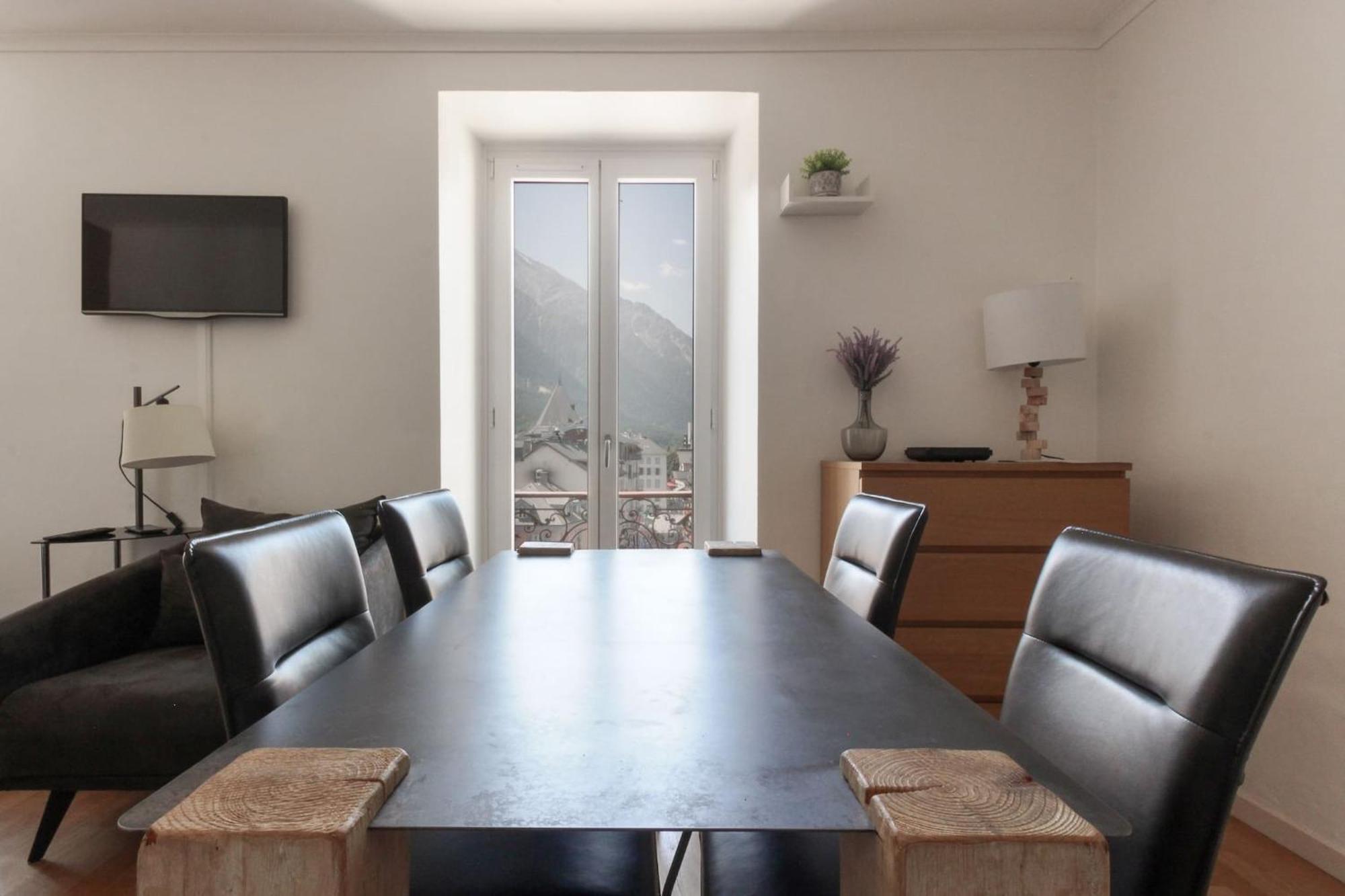 Nook 42 - The Loft - Central 2Br W/ Balcony Views Σαμονί Εξωτερικό φωτογραφία