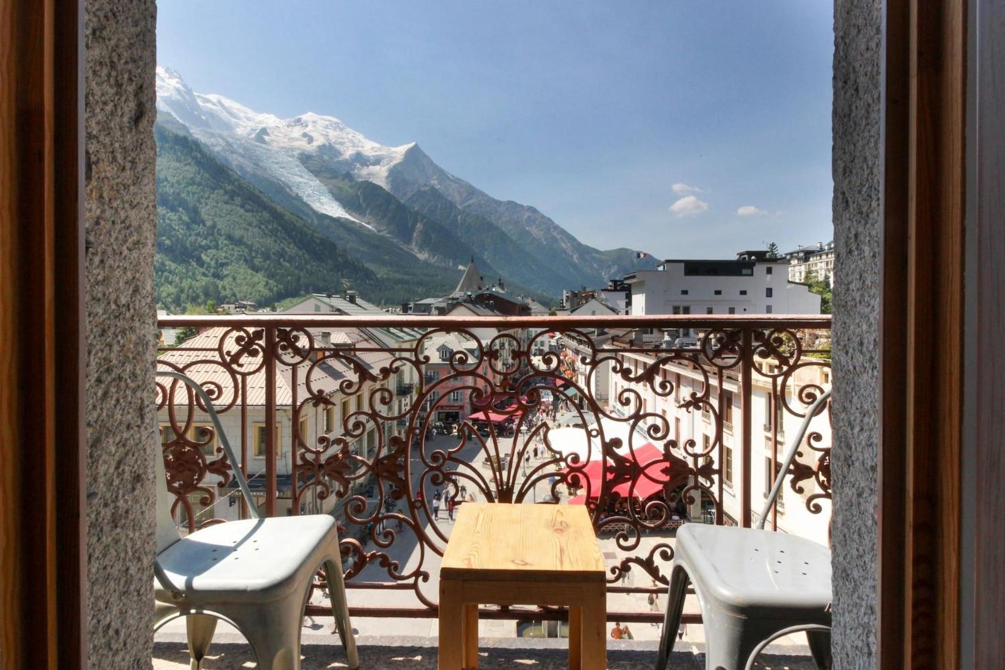 Nook 42 - The Loft - Central 2Br W/ Balcony Views Σαμονί Εξωτερικό φωτογραφία
